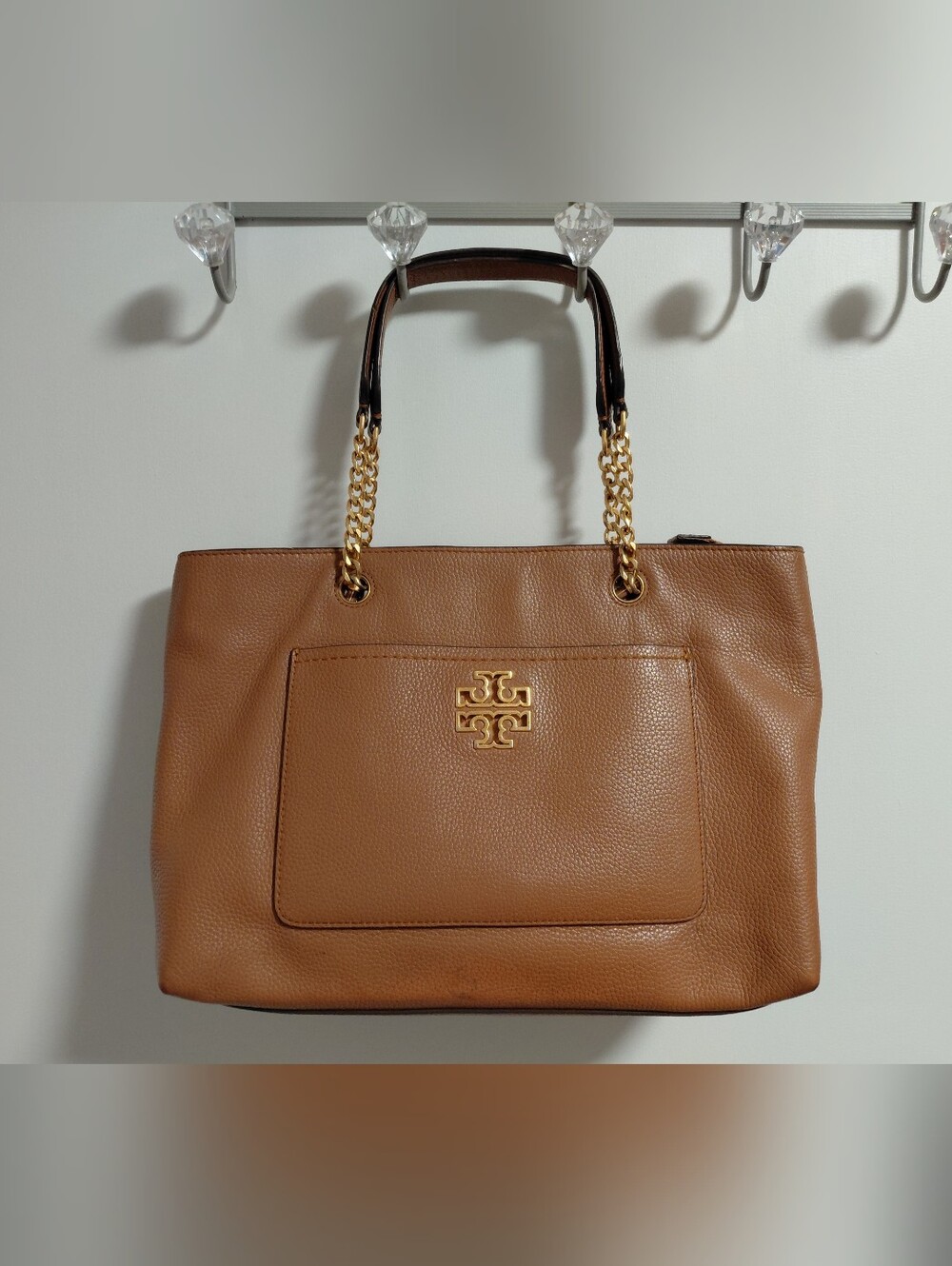 Tory Burch Britten Pebbled Leather Chain-Handle Shoulder Bag In Cognac
